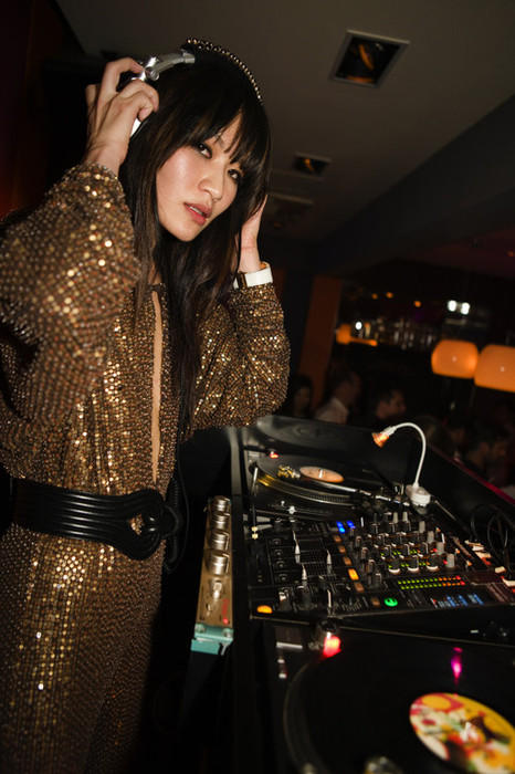 DJ Housewife - Spinning EP DJ Housewife - Spinning EP